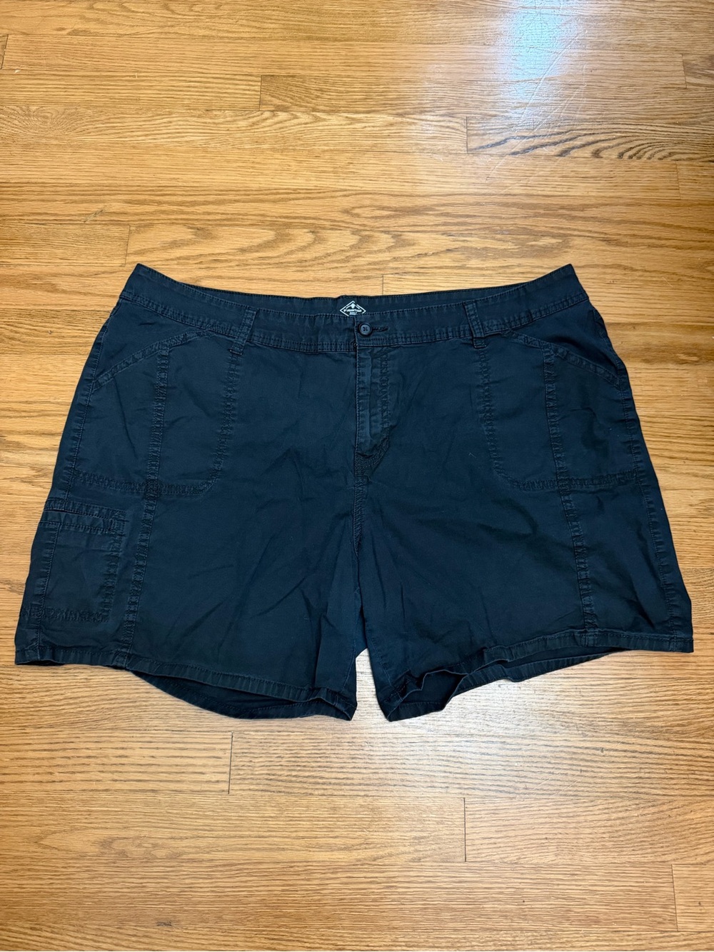 St. John’s Bay Quality Apparel Women’s 22W Black Cargo Shorts
